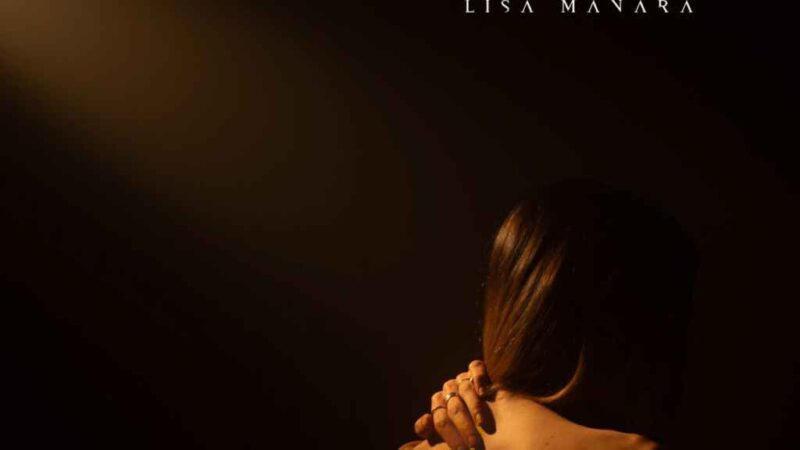 “Regina su di me” il nuovo singolo di Lisa Manara